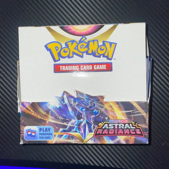 Pokémon booster box (opened) - Picture 1 of 3